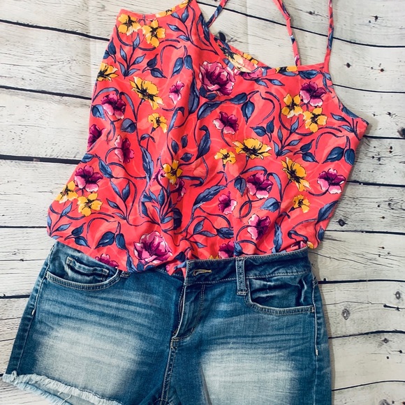 Hollister Tops - Hollister | Strapy Floral Tank Size Large